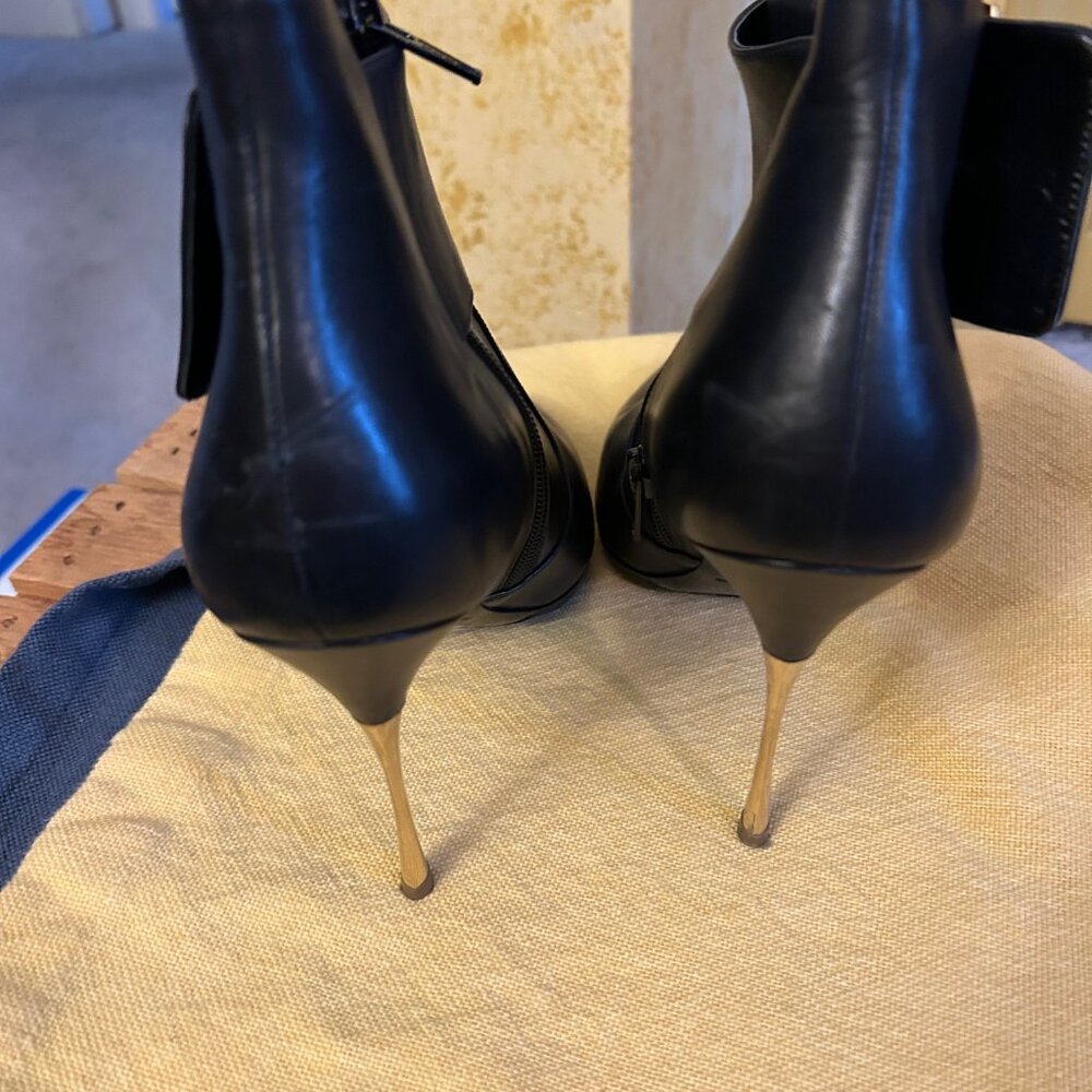 Nicholas Kirkwood Hexagon  Ankle boot in black leather  with a gold tone heel / - Picture 4 of 13